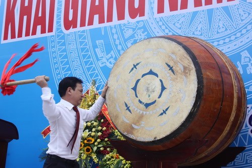 Trường Đại học Thương mại khai giảng năm học mới